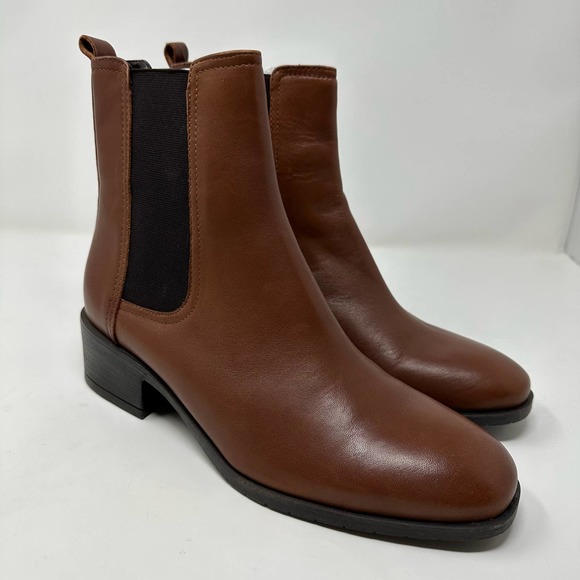 NWT Brown Chelsea Boots - Picture 4 of 4